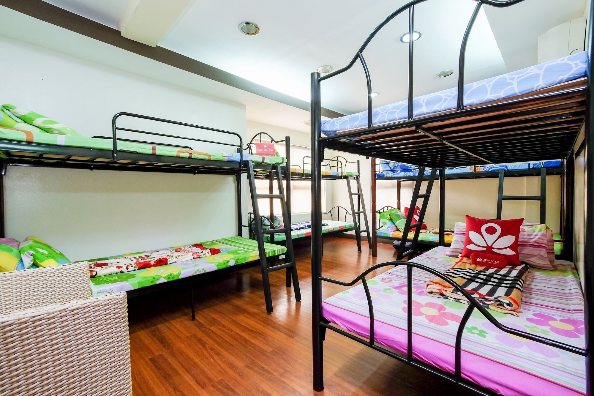 Zen Hostel Quirino Ave. Malate Manila Zewnętrze zdjęcie